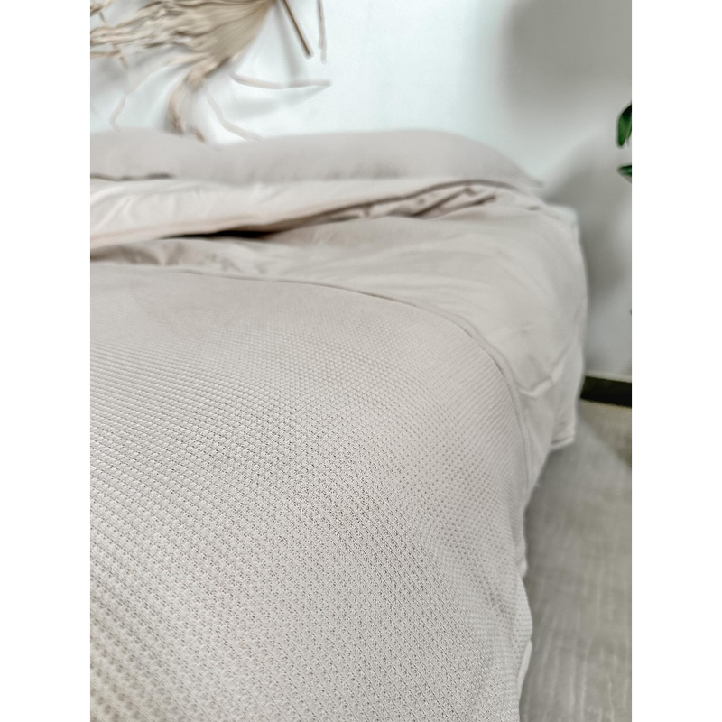 שמיכת ענן יחיד/מיטה וחצי+ציפית במתנה - לאטה חורפי - חריטת וופל